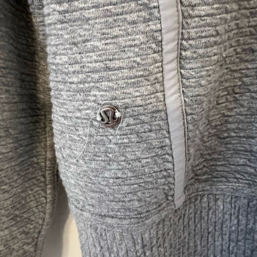 On Repeat Bomber. - image 6